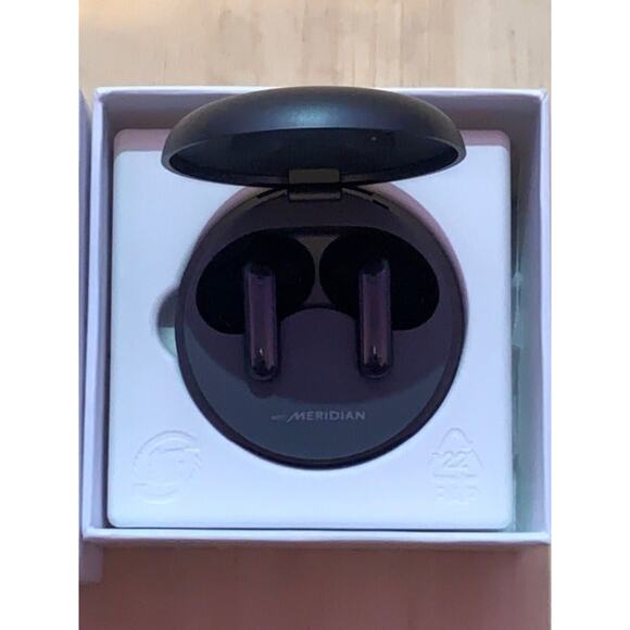 LG TONE Free FP5 Enhanced Active Noise Cancelling True Wireless Bluetooth Earbud - Picture 3 of 6